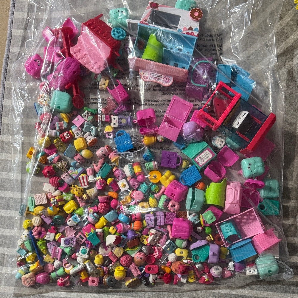 SHOPKINS